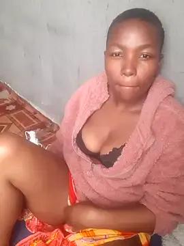 QueenLanaL from StripChat