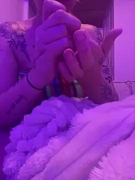 queenlo_xxx from StripChat