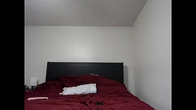 QueenLolaX from StripChat is Freechat