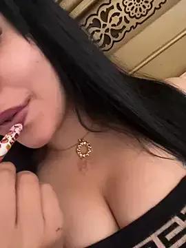 QueenLujaine from StripChat