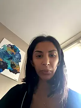 Queenlulu1995 from StripChat