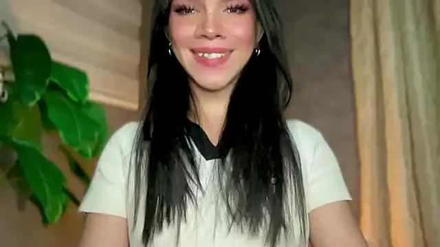 Queenn_xx from StripChat