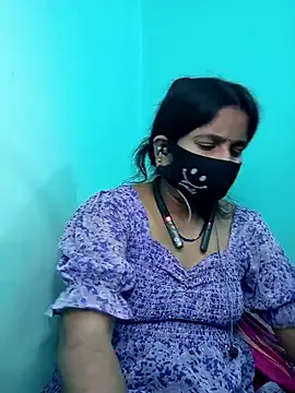 QueenNyra1 on StripChat 