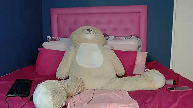 QueenOfThickness1984 from StripChat is Freechat