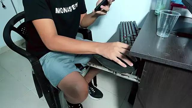 queensara_sexy99 from StripChat is Freechat