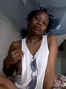 Queentesi from StripChat