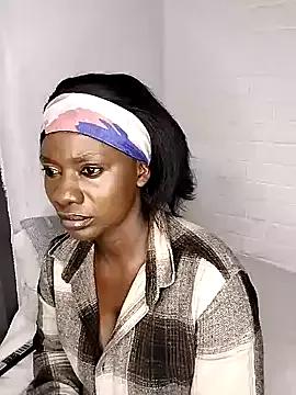 queenveeh from StripChat is Freechat