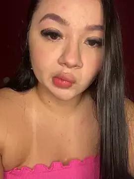 QueenYumi from StripChat is Freechat