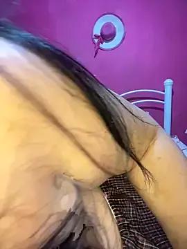 QueenYumi from StripChat is Freechat
