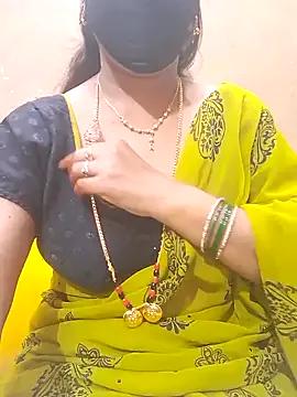 Raashi369 from StripChat