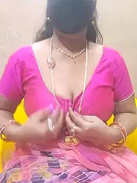 Raashi369 from StripChat