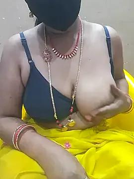 Raashi369 from StripChat