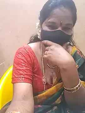 Raashi369 from StripChat