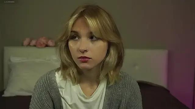 RaeleneVescio from StripChat is Freechat