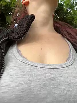 raen001 from StripChat is Freechat