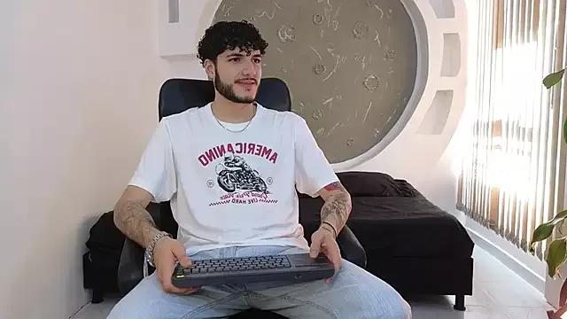Rafael_Mendezz from StripChat is Freechat