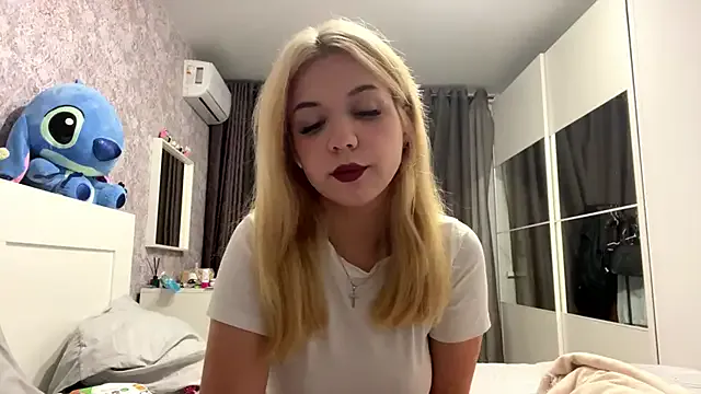 Randa_babygirl from StripChat is Freechat