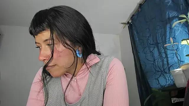 Raven_aeris from StripChat is Freechat