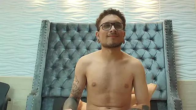 RavenandCody from StripChat is Freechat