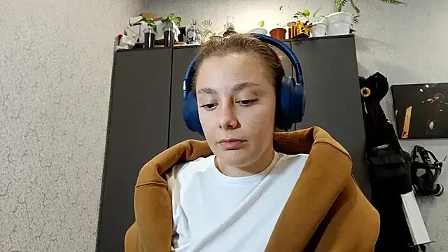 Try our streaming cams variety and talk on a personal level with our adorable girls streamers, showing off their bountiful shapes and dildos.