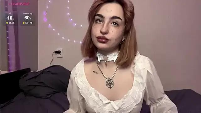 RayniraJones from StripChat is Freechat