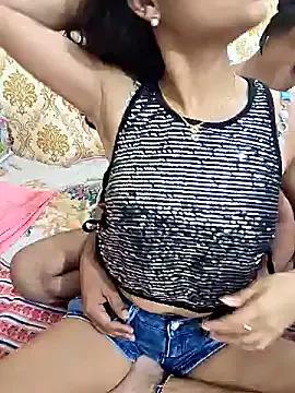 RealcoupleP from StripChat is Freechat