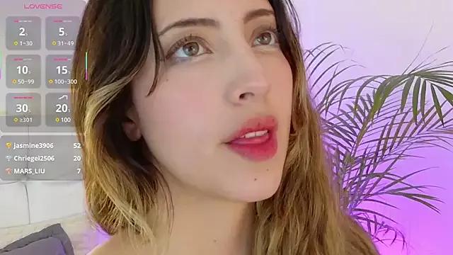 Rebbecawhite_meow from StripChat