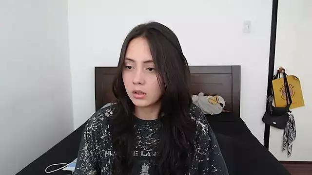 rebecca_collin from StripChat is Freechat