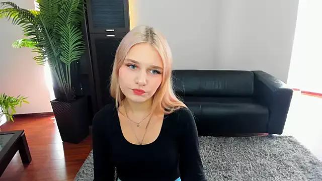 RebeccaChamb from StripChat is Freechat