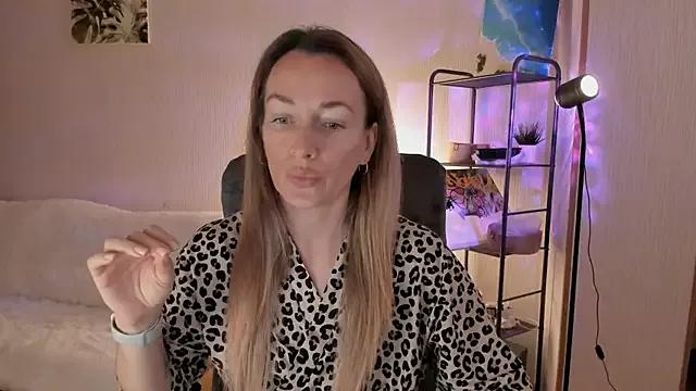 Try our streaming cams variety and talk on a personal level with our adorable girls streamers, showing off their bountiful shapes and dildos.