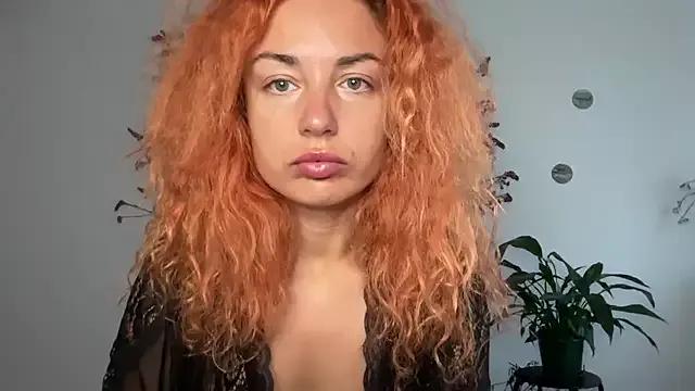 Reddgiirl from StripChat is Freechat