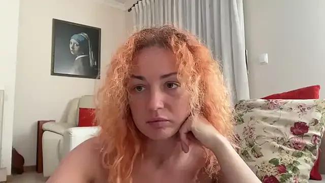 Reddgiirl from StripChat
