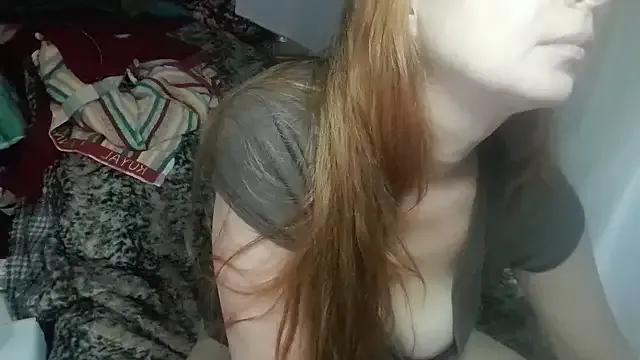 Redheadgreeneyed82 from StripChat is Freechat