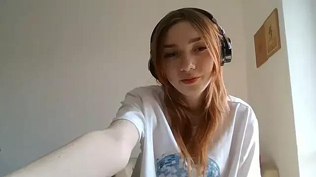 RedheadMisty from StripChat is Freechat