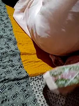 reenadelhi from StripChat
