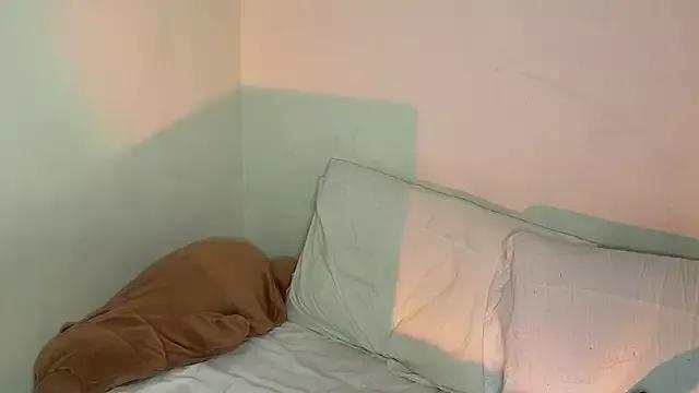ReenKitty from StripChat is Freechat