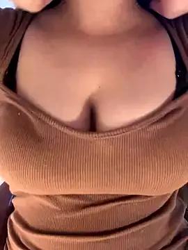 Remi_Emmii from StripChat is Freechat
