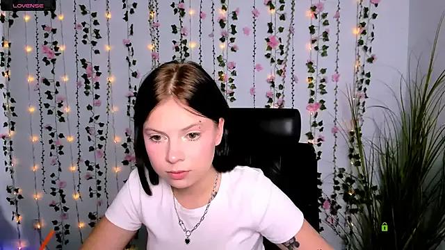 renata_sweety from StripChat is Freechat