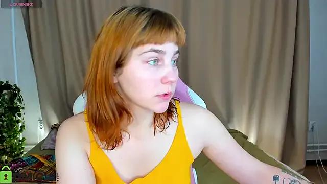 Rene_Shine from StripChat