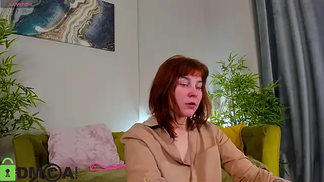 Rene_Shine on StripChat 