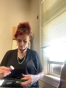 renegade_vyxxen from StripChat