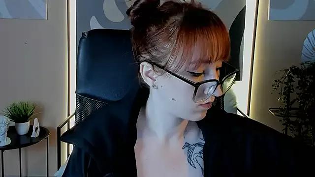 ReynHilld from StripChat is Freechat