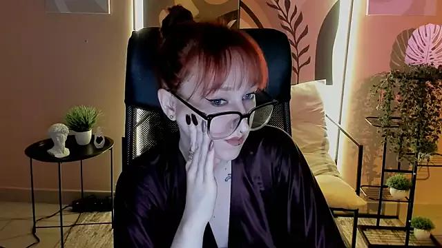 ReynHilld from StripChat is Freechat