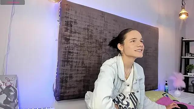 rhianna-coral from StripChat is Freechat