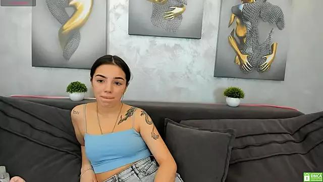 Rianadiaz from StripChat is Freechat