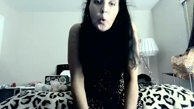 Richygurl from StripChat is Freechat
