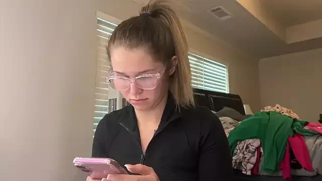 Riley_ray69 from StripChat is Freechat