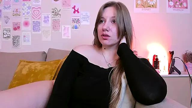RinDragon from StripChat is Freechat