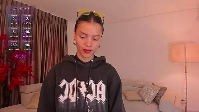 riridimoah from StripChat