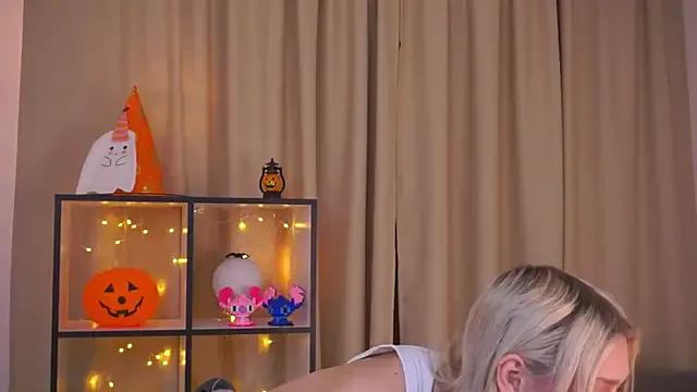 RiriKiss from StripChat is Freechat